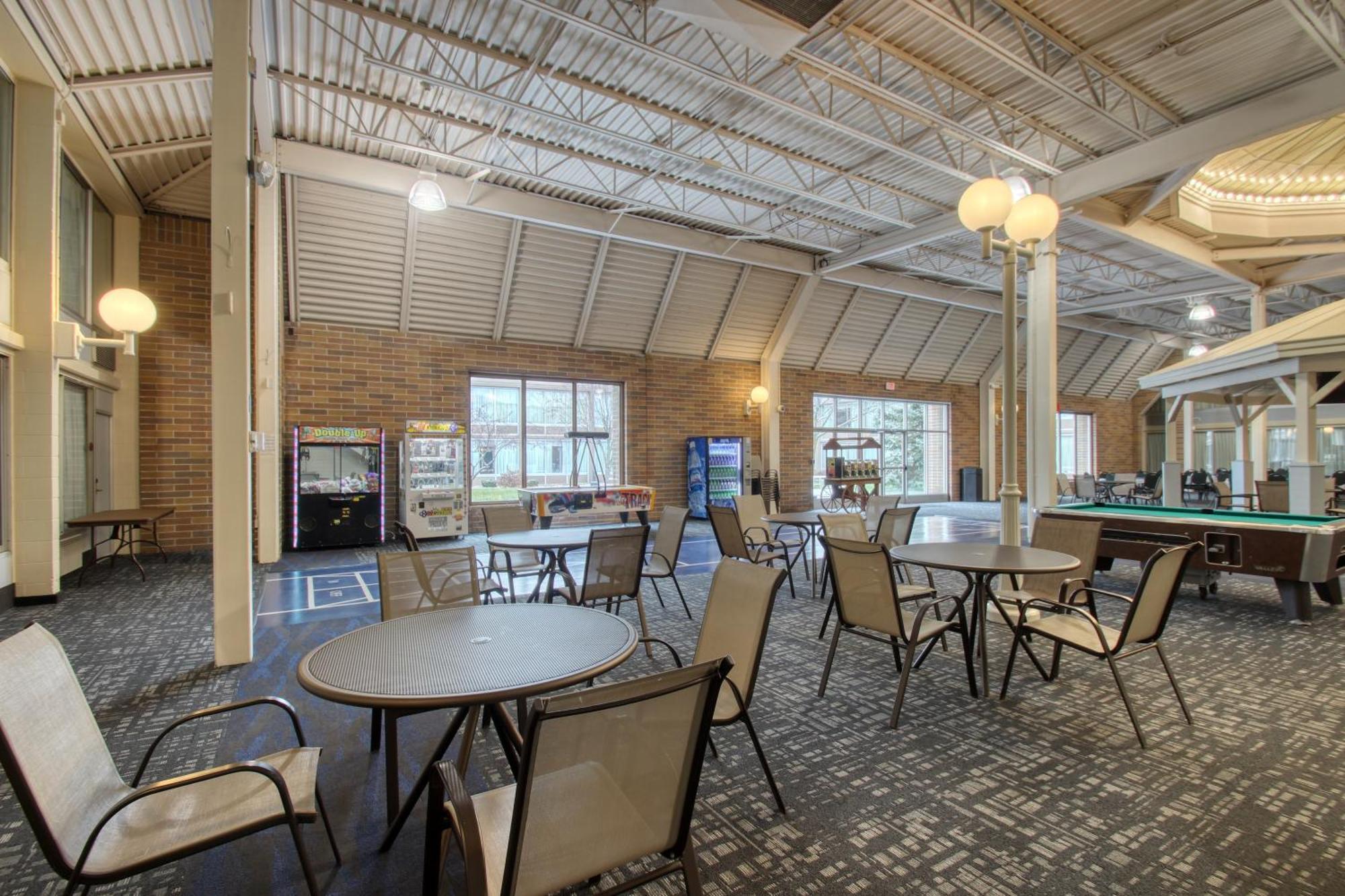 Radisson Hotel&Conference Center Fond du Lac Extérieur photo