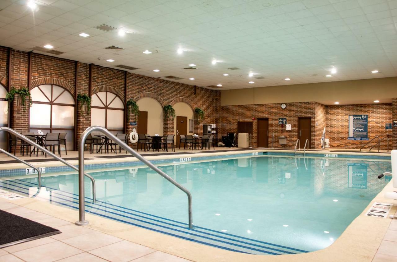 Radisson Hotel&Conference Center Fond du Lac Extérieur photo
